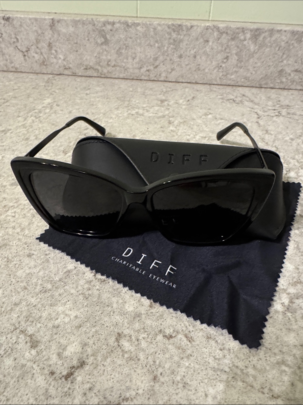 Diff black cat eye sunglasses